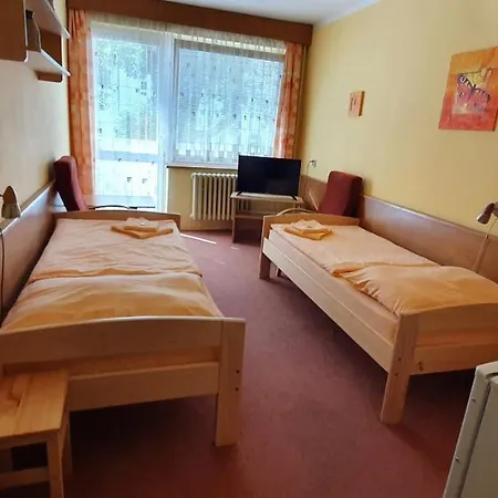 波普拉德酒店 3*